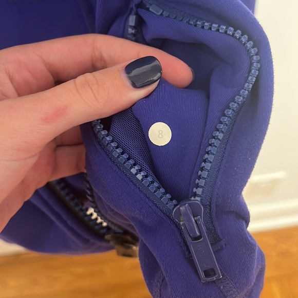 Lululemon Define Jacket - size 8 - Picture 5 of 5